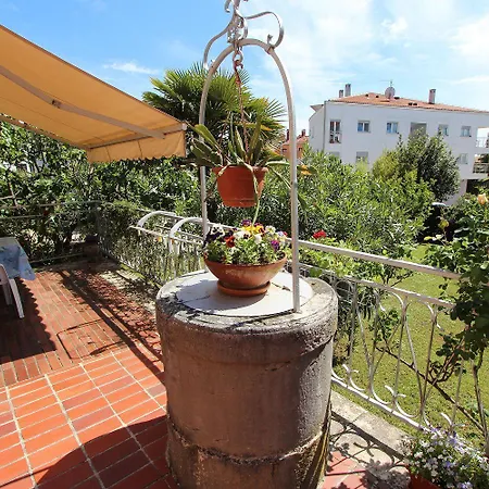 Studio-apartment Im Mediterranem Steinhaus Und Grosser Terrasse *